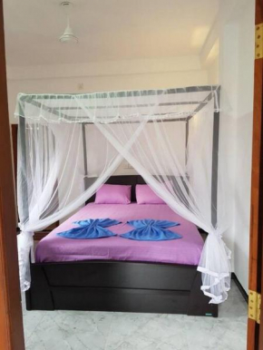 Suren guest house-75m to Narigama beach